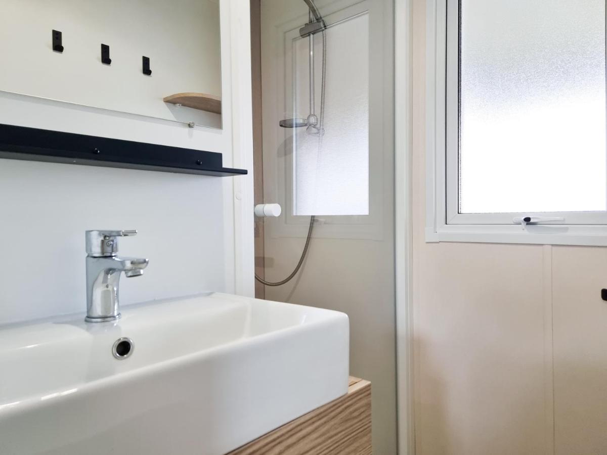 Prachtig Chalet Ok50 D12 Op Familiecamping 오스트카펠 외부 사진