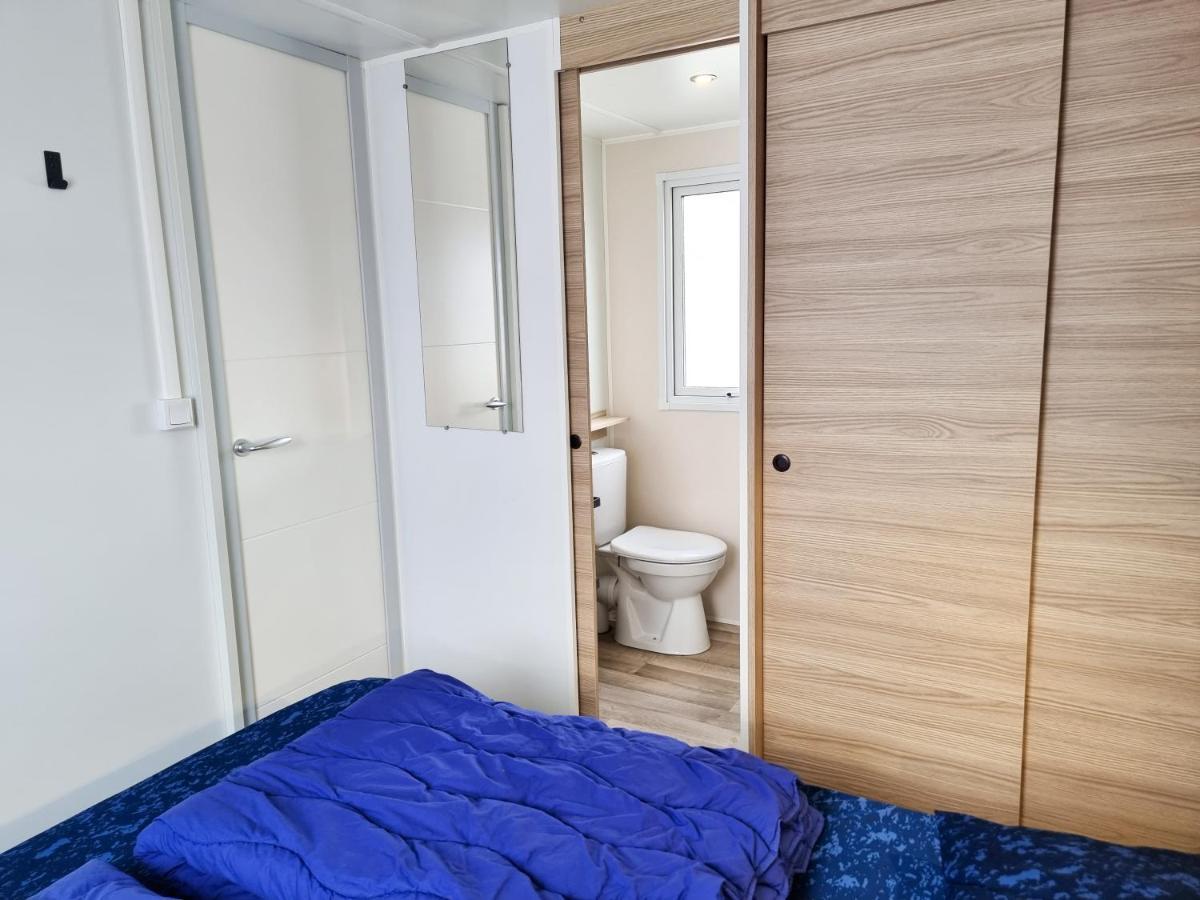 Prachtig Chalet Ok50 D12 Op Familiecamping 오스트카펠 외부 사진