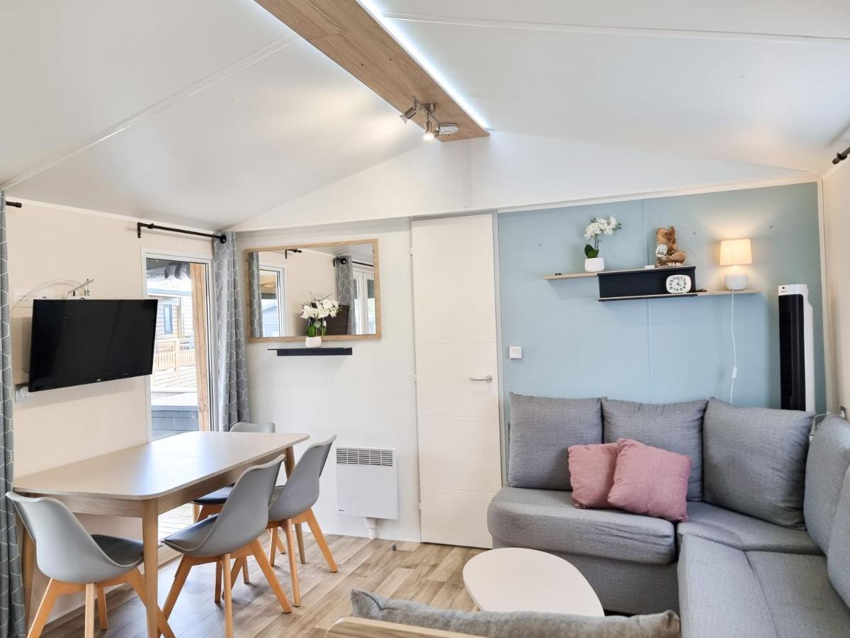 Prachtig Chalet Ok50 D12 Op Familiecamping 오스트카펠 외부 사진
